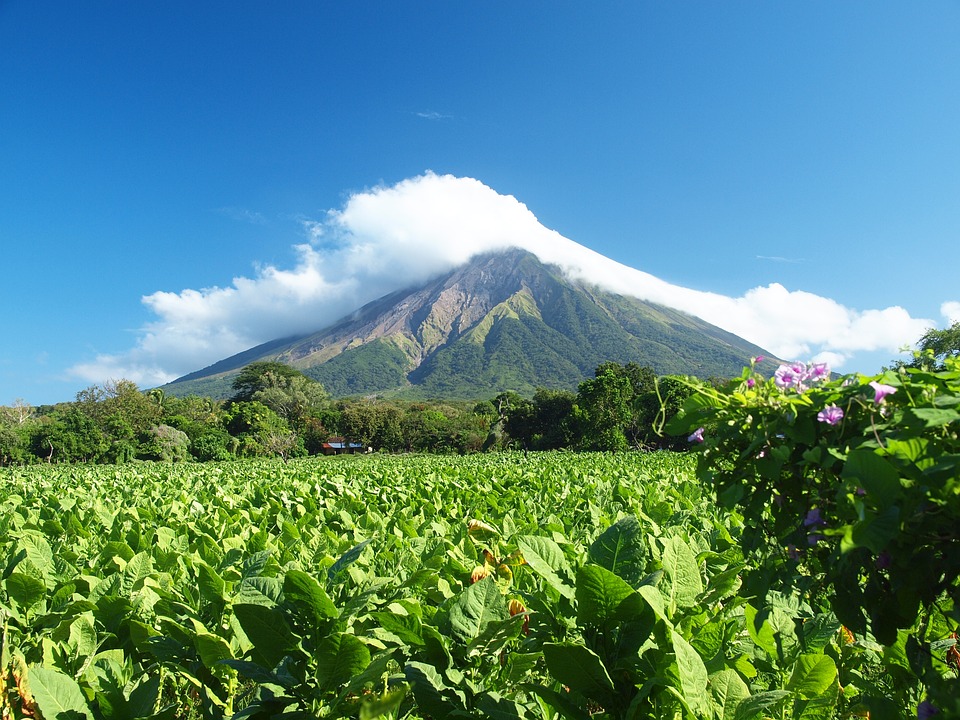 El Adjetivo de Nicaragua: Uso y Ejemplos Gramaticales