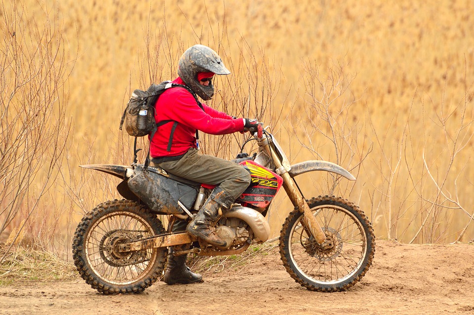 El adjetivo de Motocross: uso y ejemplos gramaticales