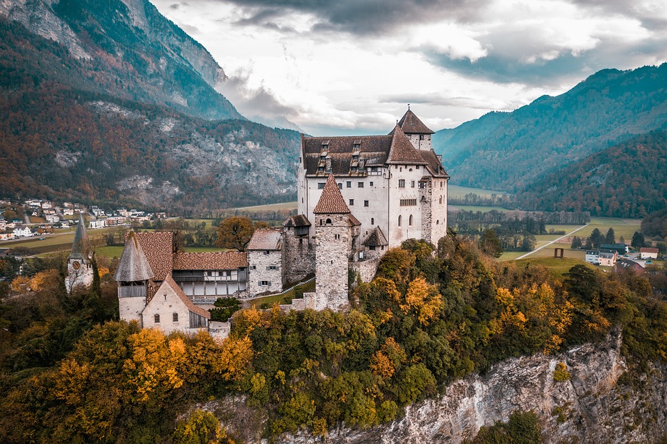 El uso y ejemplos del adjetivo de Liechtenstein: Todo lo que necesitas saber